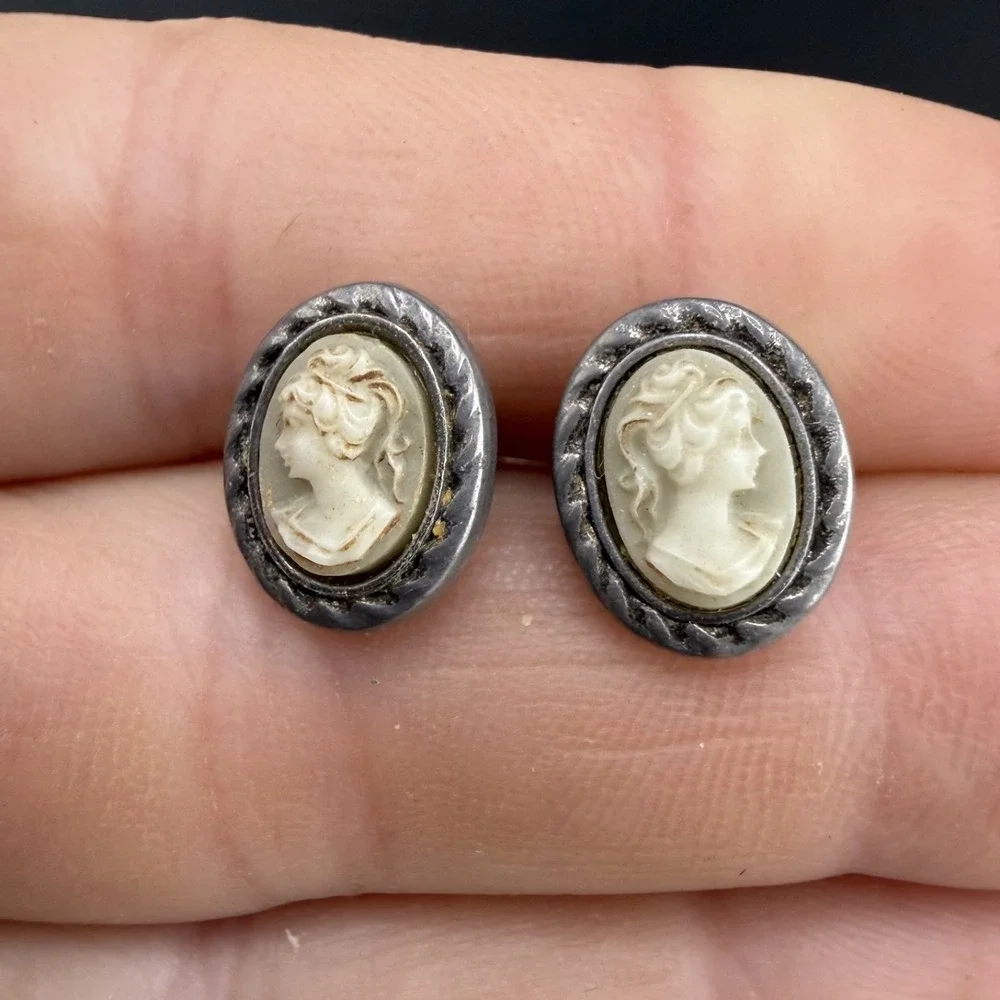 Vintage Cameo Pendant Earrings‎ Lot Screw Back Pierced Gold Tone